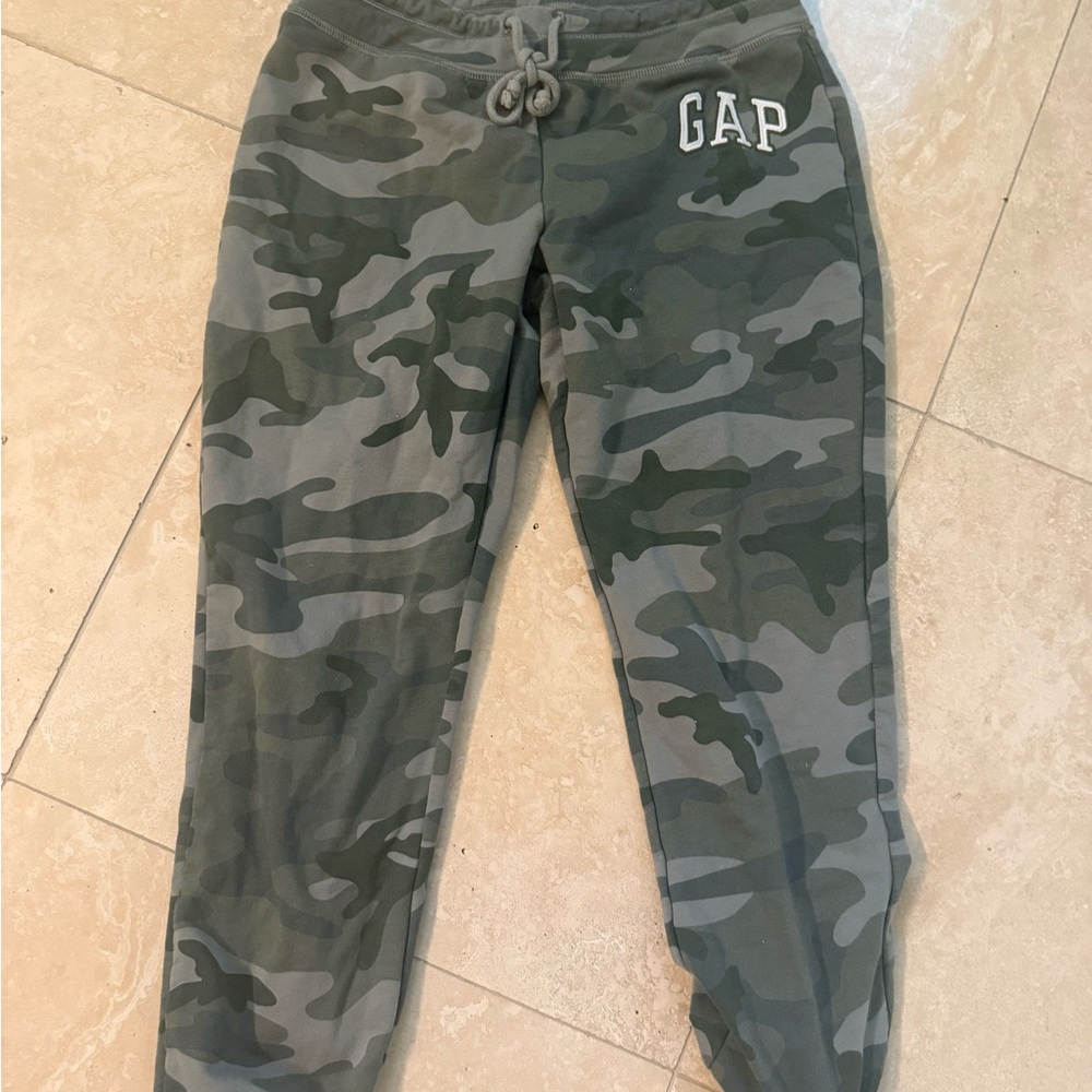GAP womens Camouflage Joggers - Green